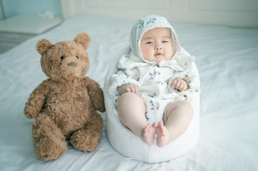 莱州宝宝吃不饱母乳的症状